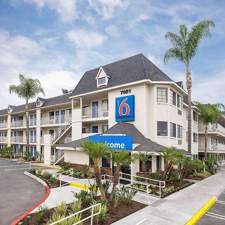 โมเทล 6 บูเอนาพาร์ค - น็อตต์ส เบอร์รี่ฟาร์ม/ดิสนีย์แลนด์ Hotel ภายนอก รูปภาพ