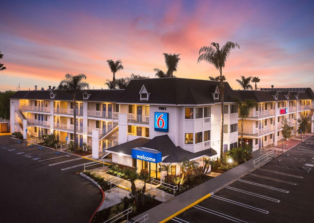 โมเทล 6 บูเอนาพาร์ค - น็อตต์ส เบอร์รี่ฟาร์ม/ดิสนีย์แลนด์ Hotel ภายนอก รูปภาพ